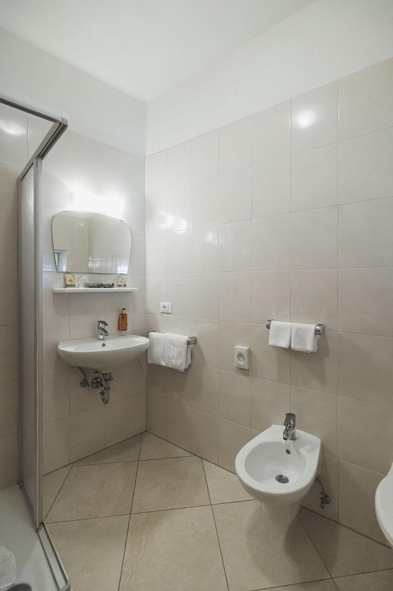 ברסאנונה Residence Chiavi D'Oro - Goldener Schluessel מראה חיצוני תמונה