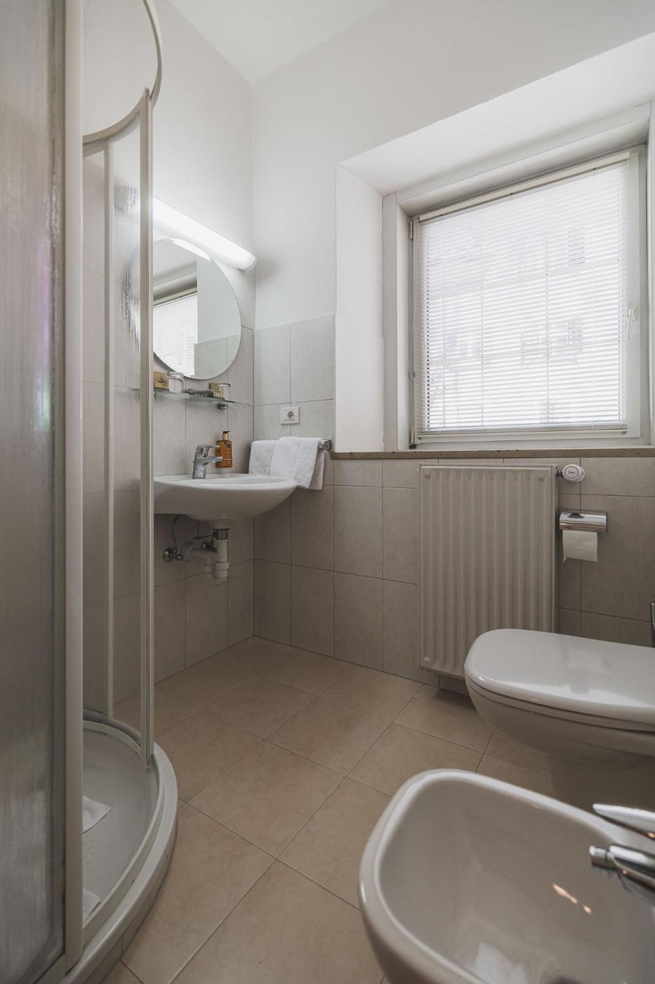 ברסאנונה Residence Chiavi D'Oro - Goldener Schluessel מראה חיצוני תמונה